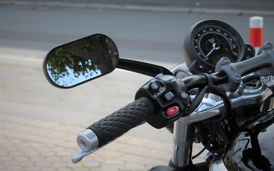 Umgebautes Motorrad Triumph Bonneville Speedmaster von Stärker-Profil GmbH - Bild 3 Umgebautes Motorrad Triumph Bonneville Speedmaster von Stärker-Profil GmbH - Bild 3