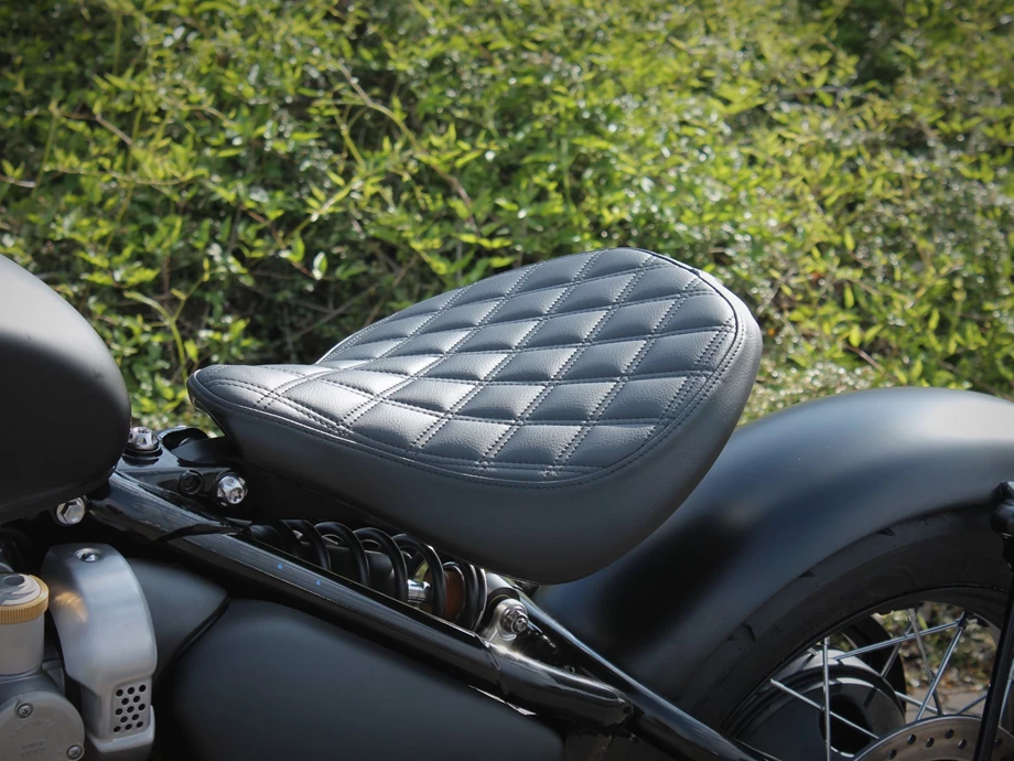 Umbgebautes Motorrad Triumph Bonneville Bobber Black Bild 11: Umbgebautes Motorrad Triumph Bonneville Bobber Black
