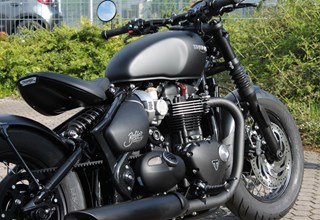 Triumph Bonneville Bobber Black