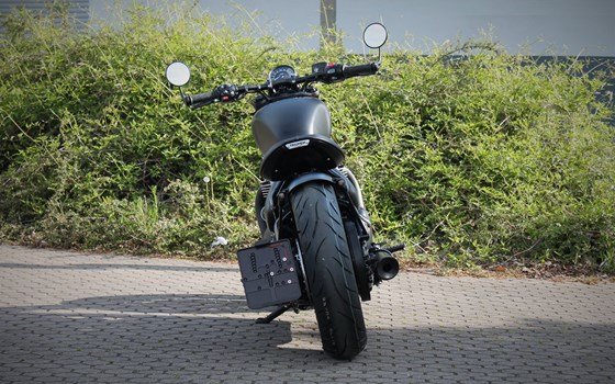 Umgebautes Motorrad Triumph Bonneville Bobber Black von Stärker-Profil GmbH - Bild 7 Umgebautes Motorrad Triumph Bonneville Bobber Black von Stärker-Profil GmbH - Bild 7