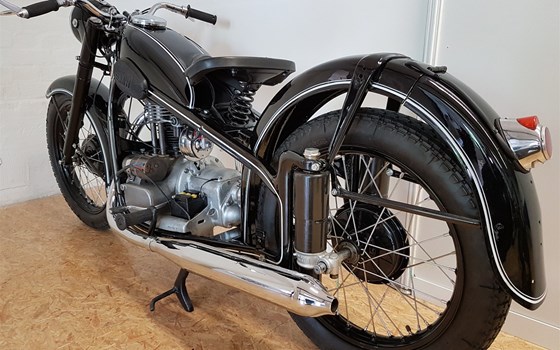 Umgebautes Motorrad EMW EMW R 35/2 von Motorrad Scheunpflug e.K. - Bild 4