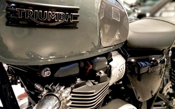Umgebautes Motorrad Triumph Bonneville T100 von MAQUINA MOTORS - Bild 6 Umgebautes Motorrad Triumph Bonneville T100 von MAQUINA MOTORS - Bild 6