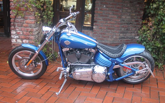 Umgebautes Motorrad Harley-Davidson Softtail Rocker C FXCWC von X-Trem Custombikes - Bild 13 Umgebautes Motorrad Harley-Davidson Softtail Rocker C FXCWC von X-Trem Custombikes - Bild 13