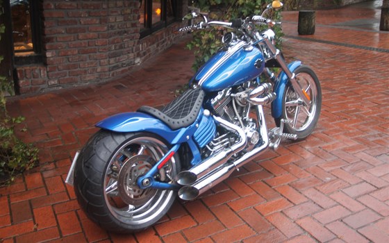 Umgebautes Motorrad Harley-Davidson Softtail Rocker C FXCWC von X-Trem Custombikes - Bild 14 Umgebautes Motorrad Harley-Davidson Softtail Rocker C FXCWC von X-Trem Custombikes - Bild 14