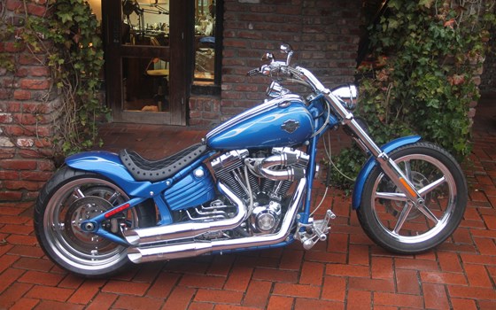 Umgebautes Motorrad Harley-Davidson Softtail Rocker C FXCWC von X-Trem Custombikes - Bild 1 Umgebautes Motorrad Harley-Davidson Softtail Rocker C FXCWC von X-Trem Custombikes - Bild 1