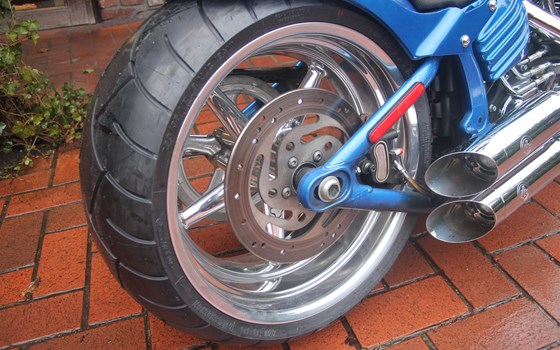 Umgebautes Motorrad Harley-Davidson Softtail Rocker C FXCWC von X-Trem Custombikes - Bild 19 Umgebautes Motorrad Harley-Davidson Softtail Rocker C FXCWC von X-Trem Custombikes - Bild 19