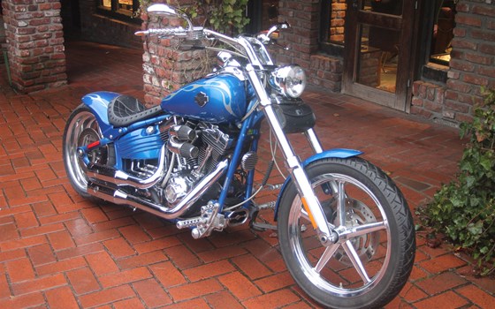 Umgebautes Motorrad Harley-Davidson Softtail Rocker C FXCWC von X-Trem Custombikes - Bild 7 Umgebautes Motorrad Harley-Davidson Softtail Rocker C FXCWC von X-Trem Custombikes - Bild 7