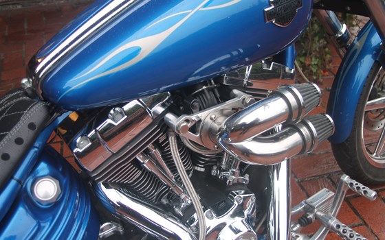 Umgebautes Motorrad Harley-Davidson Softtail Rocker C FXCWC von X-Trem Custombikes - Bild 8 Umgebautes Motorrad Harley-Davidson Softtail Rocker C FXCWC von X-Trem Custombikes - Bild 8