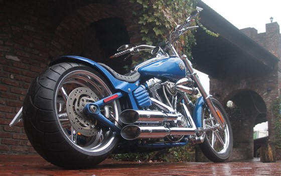 Umgebautes Motorrad Harley-Davidson Softtail Rocker C FXCWC von X-Trem Custombikes - Bild 9 Umgebautes Motorrad Harley-Davidson Softtail Rocker C FXCWC von X-Trem Custombikes - Bild 9