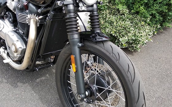 Umgebautes Motorrad Triumph Bonneville Bobber von Motorrad Reinhardt GmbH - Bild 2 Umgebautes Motorrad Triumph Bonneville Bobber von Motorrad Reinhardt GmbH - Bild 2