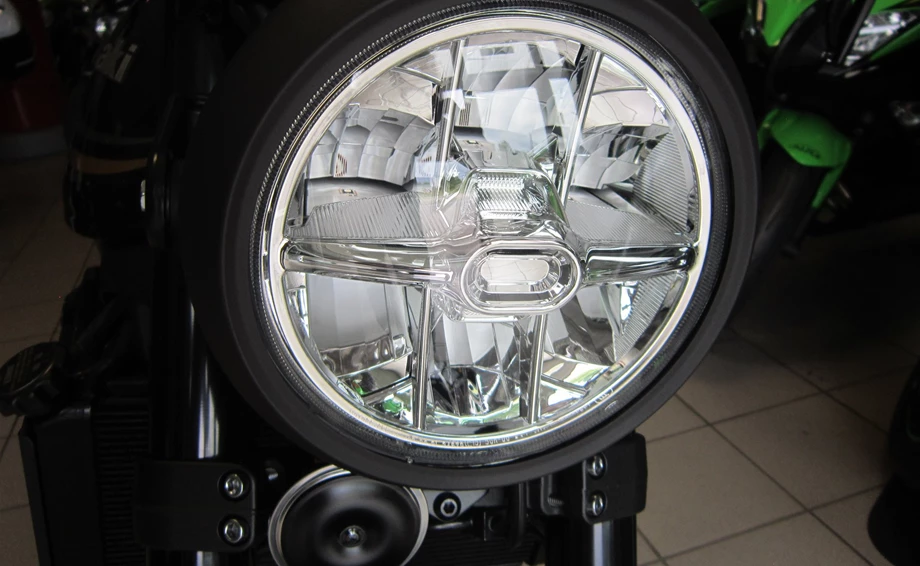 Rebuilt motorbike Kawasaki Z900 RS Bild 1: Rebuilt motorbike Kawasaki Z900 RS