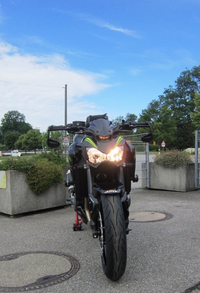 Details zum Custom-Bike Kawasaki Z900 des Händlers Motorradwelt