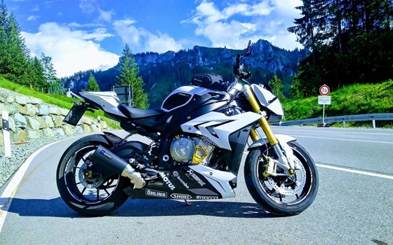 Umgebautes Motorrad BMW S 1000 R von user1112934 - Bild 1 Umgebautes Motorrad BMW S 1000 R von user1112934 - Bild 1