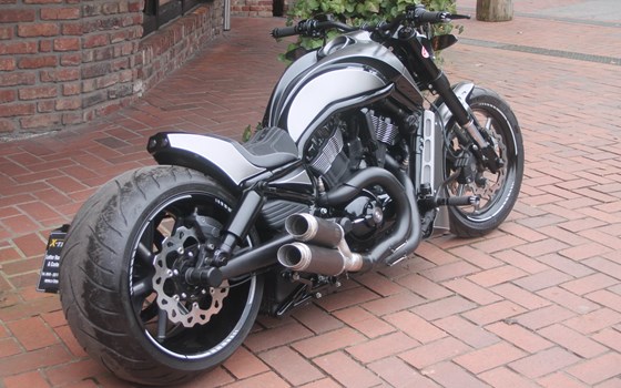 Umgebautes Motorrad Harley-Davidson Night Rod Special VRSCDX von X-Trem Custombikes - Bild 25 Umgebautes Motorrad Harley-Davidson Night Rod Special VRSCDX von X-Trem Custombikes - Bild 25