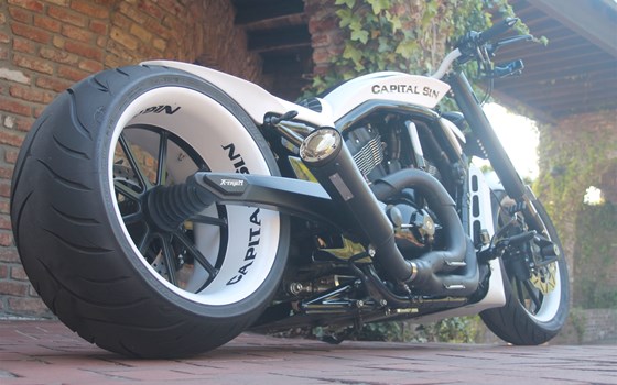 Umgebautes Motorrad Harley-Davidson Night Rod Special VRSCDX von X-Trem Custombikes - Bild 2 Umgebautes Motorrad Harley-Davidson Night Rod Special VRSCDX von X-Trem Custombikes - Bild 2