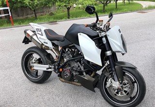 KTM 990 Super Duke KTM 990 Super Duke