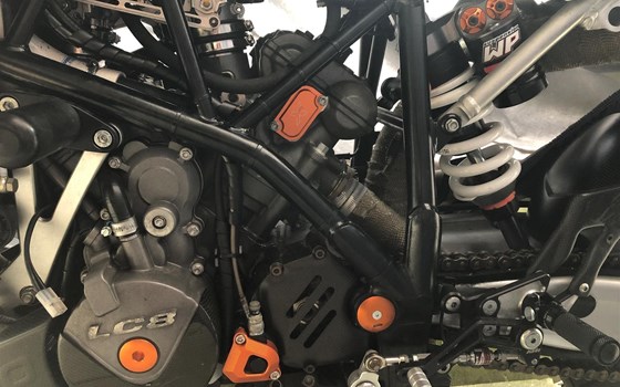 Umgebautes Motorrad KTM 990 Super Duke von madermartin - Bild 5 Umgebautes Motorrad KTM 990 Super Duke von madermartin - Bild 5