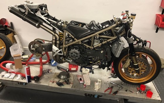 Umgebautes Motorrad Ducati 996 SPS von A.T.T.-Tiedemann-Motorräder e.Kfm - Bild 10 Umgebautes Motorrad Ducati 996 SPS von A.T.T.-Tiedemann-Motorräder e.Kfm - Bild 10