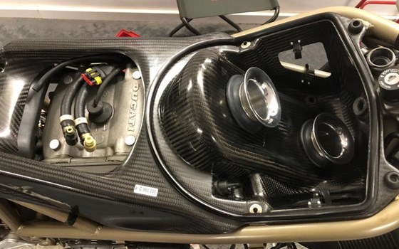 Umgebautes Motorrad Ducati 996 SPS von A.T.T.-Tiedemann-Motorräder e.Kfm - Bild 9 Umgebautes Motorrad Ducati 996 SPS von A.T.T.-Tiedemann-Motorräder e.Kfm - Bild 9