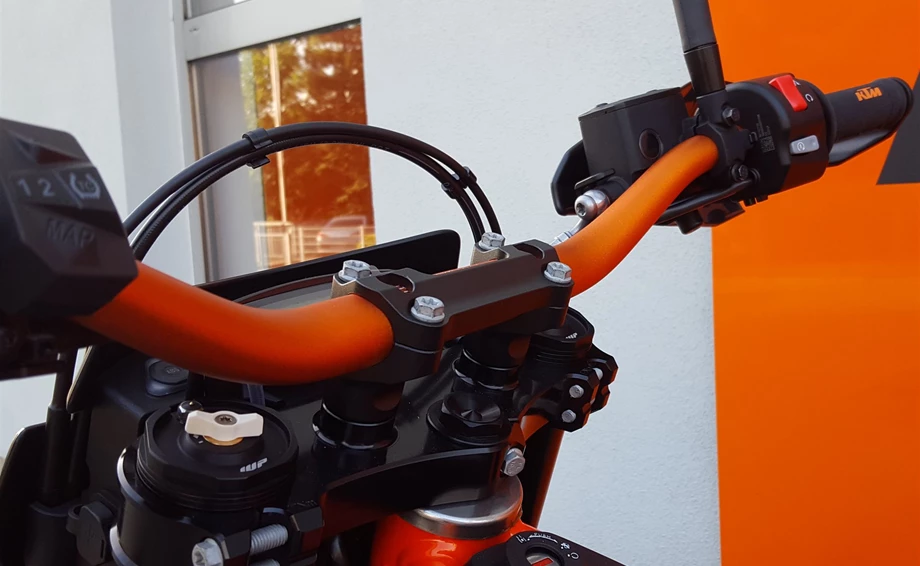 Umbgebautes Motorrad KTM 690 SMC R Bild 3: Umbgebautes Motorrad KTM 690 SMC R