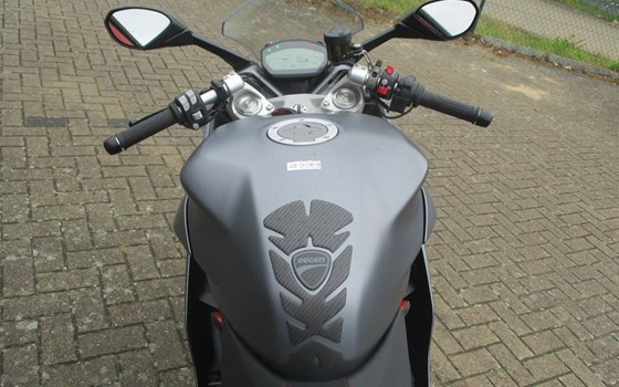 Umgebautes Motorrad Ducati SuperSport von Team Wahlers GmbH - Bild 8 Umgebautes Motorrad Ducati SuperSport von Team Wahlers GmbH - Bild 8