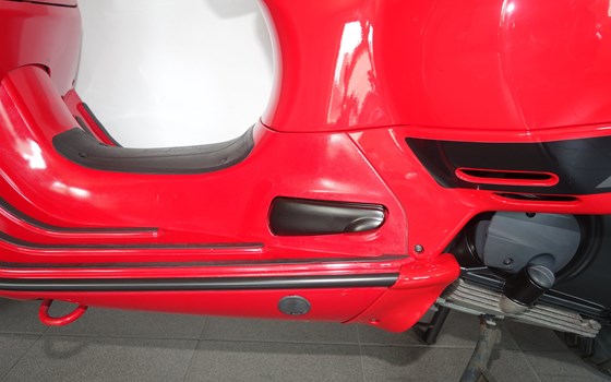 Umgebautes Motorrad Vespa GTS 250 i.e. ABS von Jahelka Zweirad GmbH - Bild 7 Umgebautes Motorrad Vespa GTS 250 i.e. ABS von Jahelka Zweirad GmbH - Bild 7