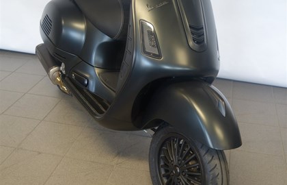 Vespa GTS 300 i.e. Super Sport Custom Bike Vespa GTS 300 i.e. Super Sport Custom Bike