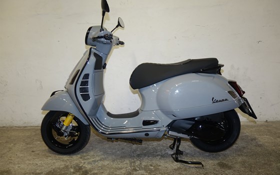 Umgebautes Motorrad Vespa GTS 300 hpe Super Tech von Jahelka Zweirad GmbH - Bild 5 Umgebautes Motorrad Vespa GTS 300 hpe Super Tech von Jahelka Zweirad GmbH - Bild 5