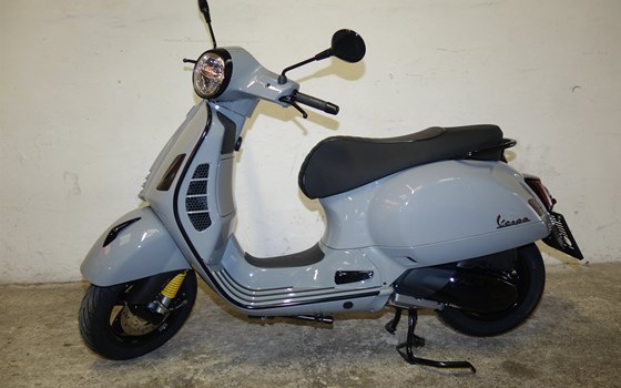Umgebautes Motorrad Vespa GTS 300 hpe Super Tech von Jahelka Zweirad GmbH - Bild 6 Umgebautes Motorrad Vespa GTS 300 hpe Super Tech von Jahelka Zweirad GmbH - Bild 6