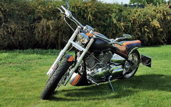 Umgebautes Motorrad Yamaha XVS 1100 Drag Star von Reebock2312 - Bild 1 Umgebautes Motorrad Yamaha XVS 1100 Drag Star von Reebock2312 - Bild 1