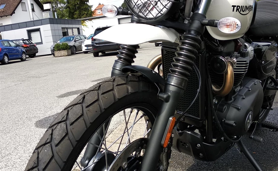 Umbgebautes Motorrad Triumph Street Scrambler Bild 1: Umbgebautes Motorrad Triumph Street Scrambler