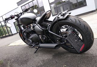 Triumph Bonneville Bobber Black