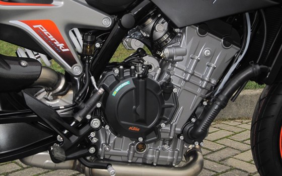 Umgebautes Motorrad KTM 790 Duke von Motorradcenter Keßler - Bild 11 Umgebautes Motorrad KTM 790 Duke von Motorradcenter Keßler - Bild 11
