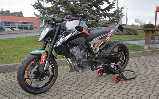 Umgebautes Motorrad KTM 790 Duke von Motorradcenter Keßler - Bild 2 Umgebautes Motorrad KTM 790 Duke von Motorradcenter Keßler - Bild 2