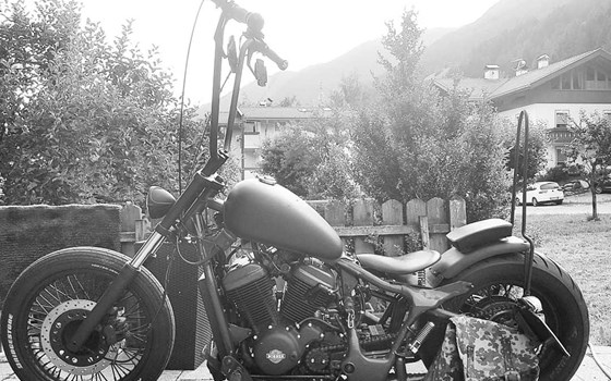 Umgebautes Motorrad Honda VT600C Shadow von user1156740 - Bild 2 Umgebautes Motorrad Honda VT600C Shadow von user1156740 - Bild 2