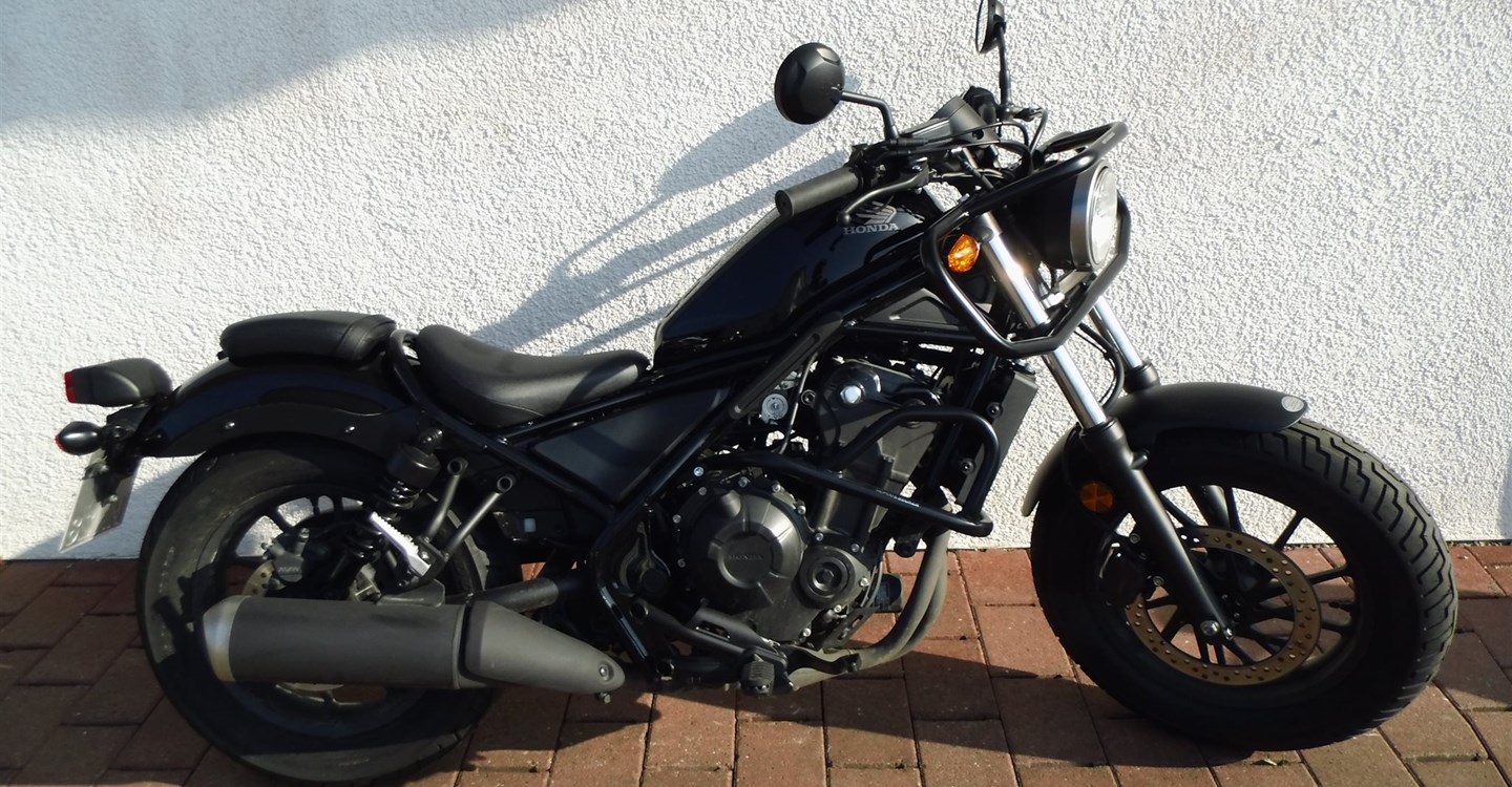 Umbgebautes Motorrad Honda CMX500 Rebel