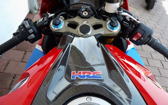 Umgebautes Motorrad Honda CBR1000RR Fireblade SP-2 von Motorrad-Centrum Lütjenburg - Bild 2 Umgebautes Motorrad Honda CBR1000RR Fireblade SP-2 von Motorrad-Centrum Lütjenburg - Bild 2