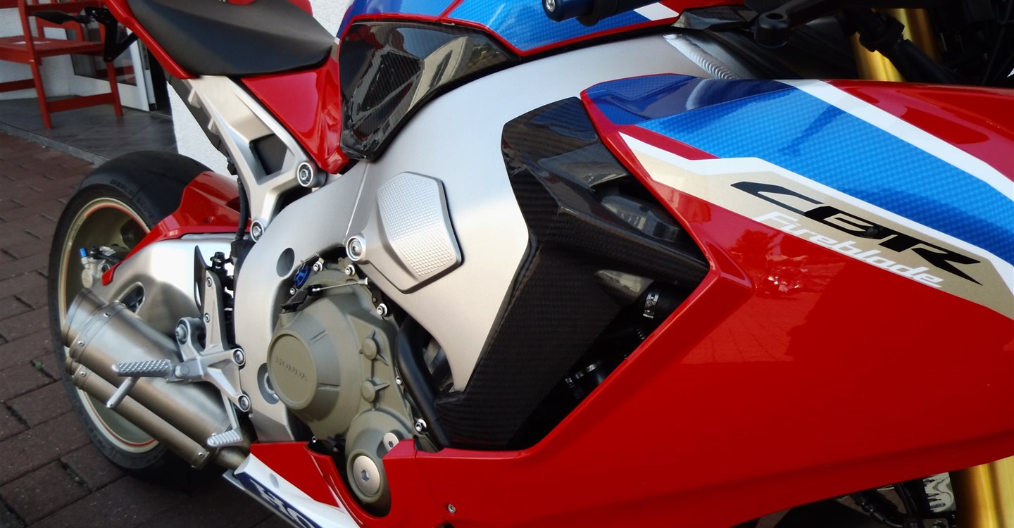 Umbgebautes Motorrad Honda CBR1000RR Fireblade SP-2