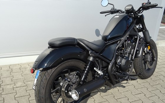 Umgebautes Motorrad Honda CMX500 Rebel von Fahrzeug-Center Schriewer GmbH - Bild 10 Umgebautes Motorrad Honda CMX500 Rebel von Fahrzeug-Center Schriewer GmbH - Bild 10