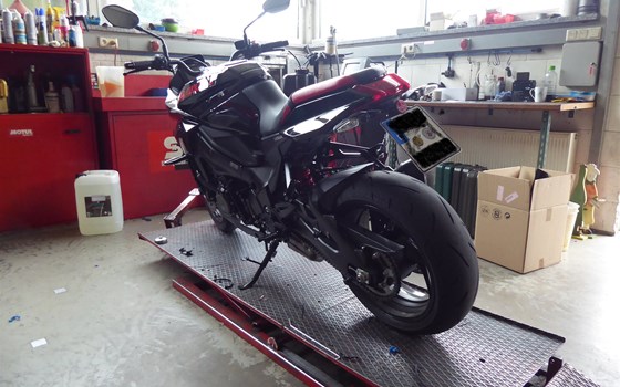 Umgebautes Motorrad Suzuki Katana von Reimo-Reinhard Motorrad GmbH - Bild 2 Umgebautes Motorrad Suzuki Katana von Reimo-Reinhard Motorrad GmbH - Bild 2