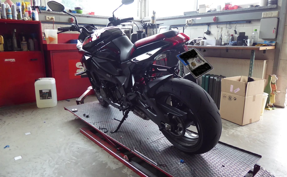 Umbgebautes Motorrad Suzuki Katana Bild 2: Umbgebautes Motorrad Suzuki Katana