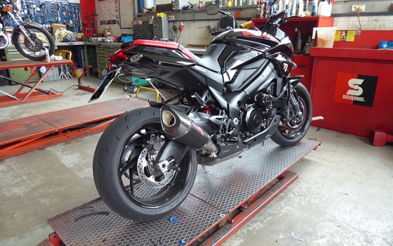 Umgebautes Motorrad Suzuki Katana von Reimo-Reinhard Motorrad GmbH - Bild 1 Umgebautes Motorrad Suzuki Katana von Reimo-Reinhard Motorrad GmbH - Bild 1