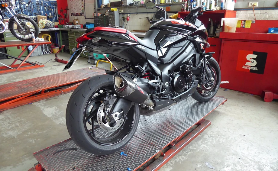 Umbgebautes Motorrad Suzuki Katana Bild 1: Umbgebautes Motorrad Suzuki Katana