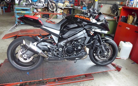 Umgebautes Motorrad Suzuki Katana von Reimo-Reinhard Motorrad GmbH - Bild 4 Umgebautes Motorrad Suzuki Katana von Reimo-Reinhard Motorrad GmbH - Bild 4