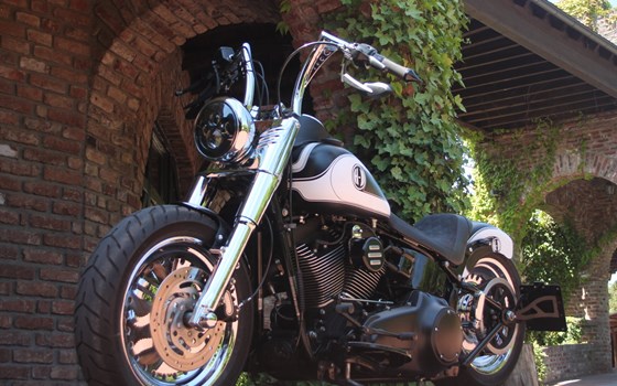Umgebautes Motorrad Harley-Davidson Softail Fat Boy FLFB von X-Trem Custombikes - Bild 12 Umgebautes Motorrad Harley-Davidson Softail Fat Boy FLFB von X-Trem Custombikes - Bild 12