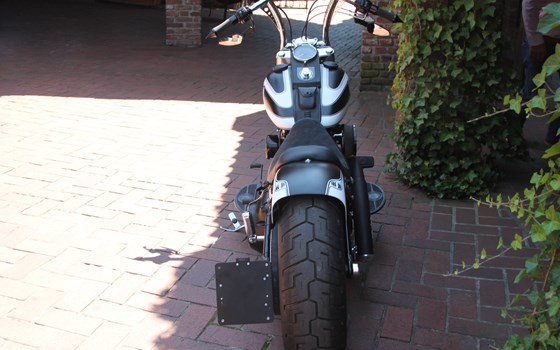 Umgebautes Motorrad Harley-Davidson Softail Fat Boy FLFB von X-Trem Custombikes - Bild 4 Umgebautes Motorrad Harley-Davidson Softail Fat Boy FLFB von X-Trem Custombikes - Bild 4