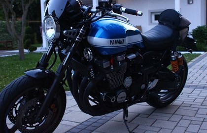 Yamaha XJR 1300 Custom Bike