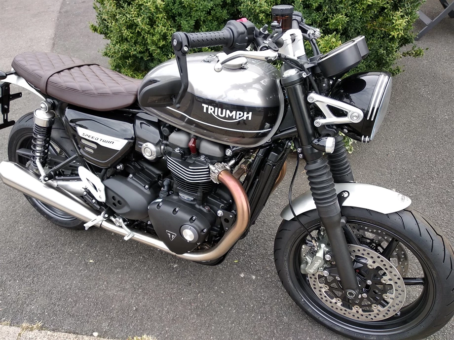Rebuilt motorbike Triumph Speed Twin 1200 Bild 6: Rebuilt motorbike Triumph Speed Twin 1200