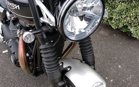 Umgebautes Motorrad Triumph Speed Twin 1200 von Motorrad Reinhardt GmbH - Bild 7 Umgebautes Motorrad Triumph Speed Twin 1200 von Motorrad Reinhardt GmbH - Bild 7