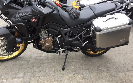 Umgebautes Motorrad Honda CRF1000L Africa Twin von Motorradcenter GmbH Rostock - Bild 6 Umgebautes Motorrad Honda CRF1000L Africa Twin von Motorradcenter GmbH Rostock - Bild 6